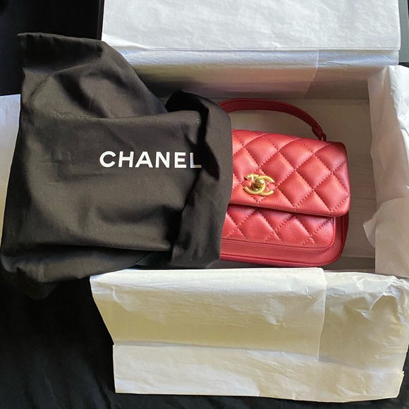 Pink Chanel - Picture 2 of 13